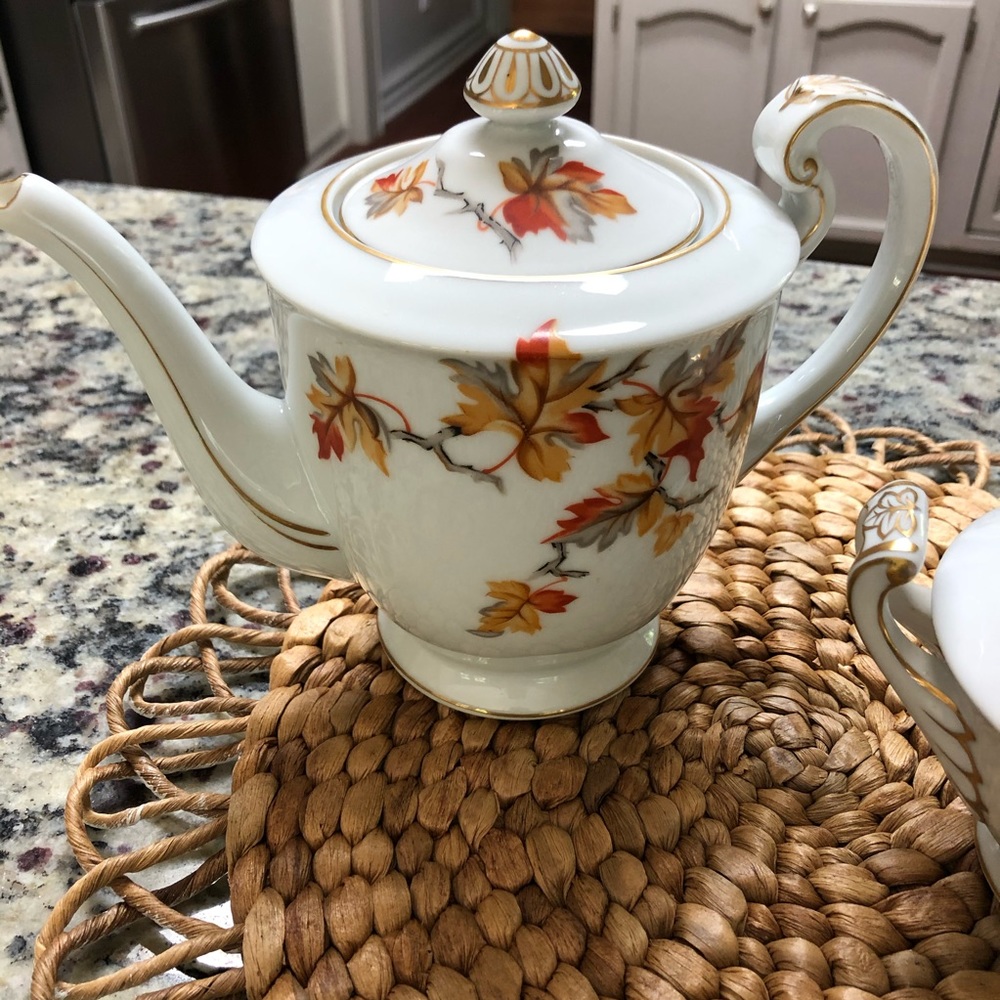 Craftsman China Golden Autumn vintage teapot